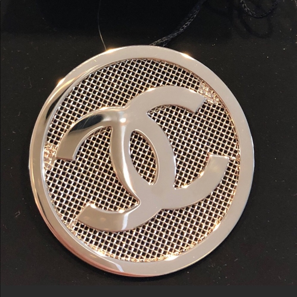 ❌SOLD❌ BNWT:  Authentic brand new Chanel brooch.